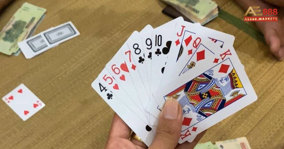 Cách Đặt Cược Sâm Lốc Tại AE888 – Đừng Chơi “Tùy Hứng” Nếu Muốn Ăn Tiền 3 Trong quá trình chơi Sâm Lốc, tình hình ván bài có thể biến đổi liên tục