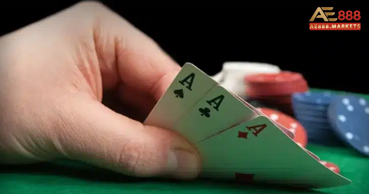 Cách Tính Điểm Bài Cào Tại AE888 – Hiểu Đúng Để Không “Bị Lừa” 3 Việc nắm rõ quy tắc tính điểm và thứ tự thắng thua sẽ giúp bạn có lợi thế lớn trong trò chơi này